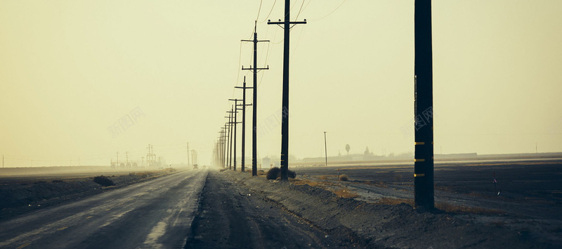 黄昏公路风景背景jpg设计背景_88icon https://88icon.com 黄昏 公路 风景 黄色 复古 透视 背景 海报banner 摄影