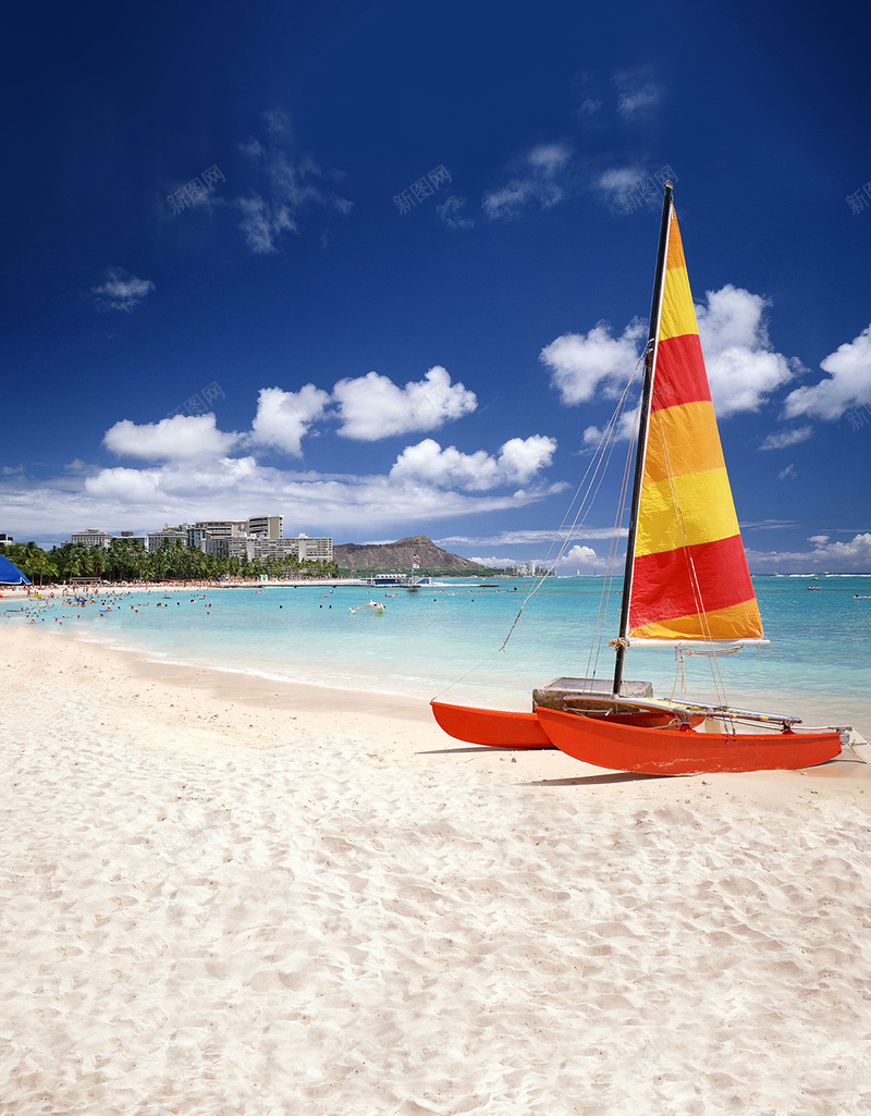 海滨风景H5背景素材jpg设计背景_88icon https://88icon.com 海滨风景 蓝天 海滩 帆船 清新亮丽 摄影 风景