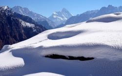 雪上雪上山体高清素材高清图片