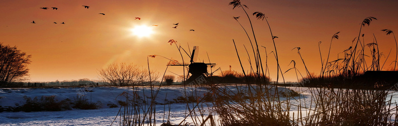 夕阳余辉野外风车大雪村庄jpg设计背景_88icon https://88icon.com 夕阳 余辉 野外 风车 大雪 村庄 海报banner 摄影 风景