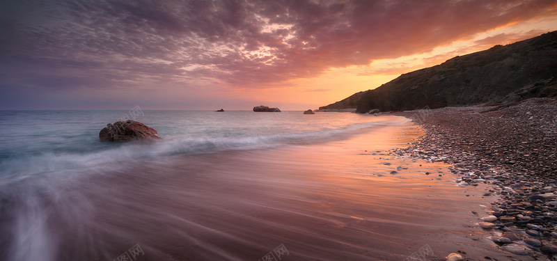 夕阳下的大海背景