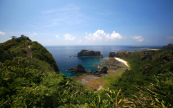 蓝色天空加草地海边草地蓝色天空高清素材高清图片