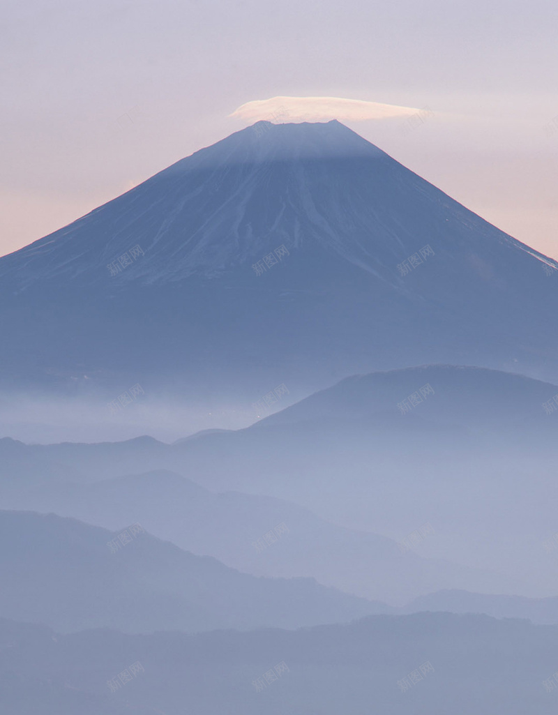 雾气缭绕雪山大气风景H5背景素材jpg设计背景_88icon https://88icon.com 雾气 缭绕 雪山 大气 风景 大气背景 摄影
