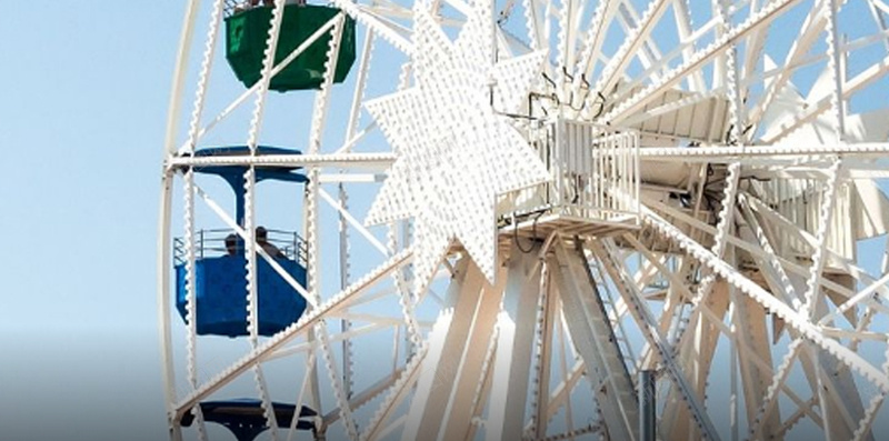 摩天轮小清新背景jpg设计背景_88icon https://88icon.com 摩天轮 小清新 蓝天 大气 摄影 H5 h5 风景