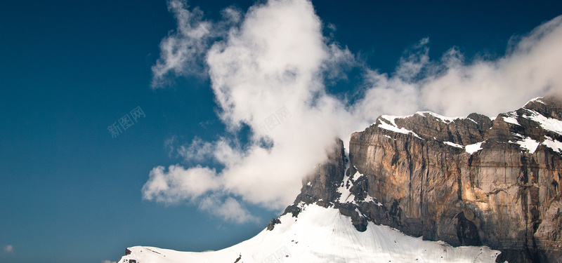 山顶云雾背景jpg设计背景_88icon https://88icon.com 山顶 云 天空 大气 高清 照片 海报banner 摄影 风景