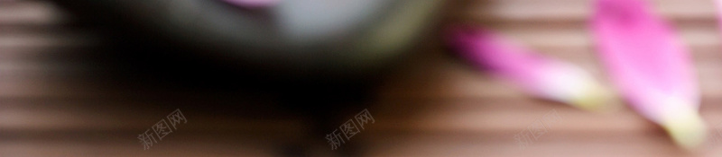 唯美鹅卵石花瓣背景jpg设计背景_88icon https://88icon.com 鹅卵石 典雅 唯美 摄影 花瓣 风景