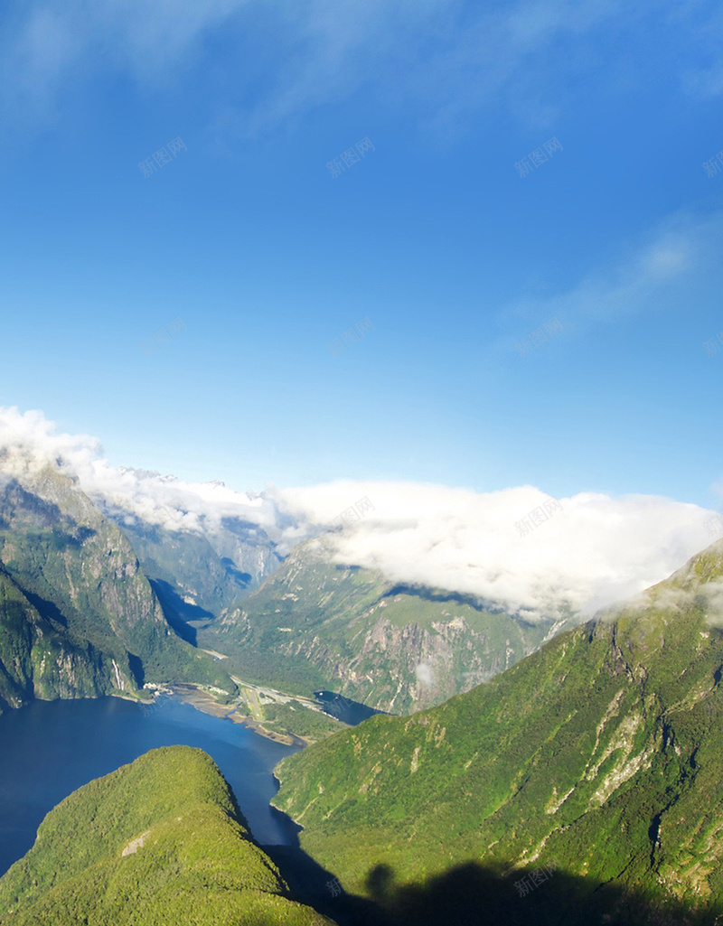 好看的宽屏风景H5背景jpg设计背景_88icon https://88icon.com 天空 白云 远山 小溪 蓝色 H5 h5 摄影 风景
