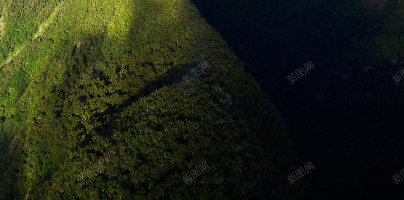 好看的宽屏风景H5背景jpg设计背景_88icon https://88icon.com 天空 白云 远山 小溪 蓝色 H5 h5 摄影 风景