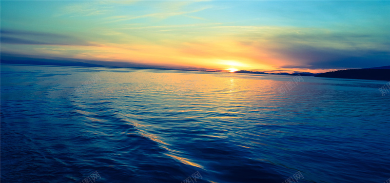 海上的光芒背景背景