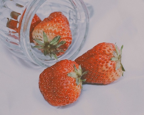 爱吃的草莓背景