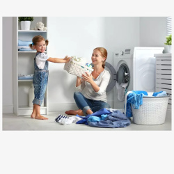 外国人洗衣服妈妈和孩子素材