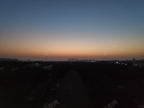 日出前的远方背景