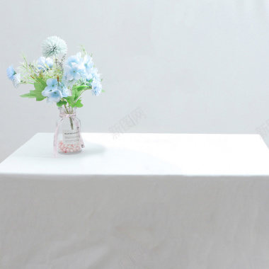 文艺清新花瓶插画白色桌布桌子背景