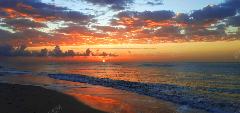 夕阳下的海滩斜阳jpg设计背景_88icon https://88icon.com 夕阳 海边 黄昏 海浪