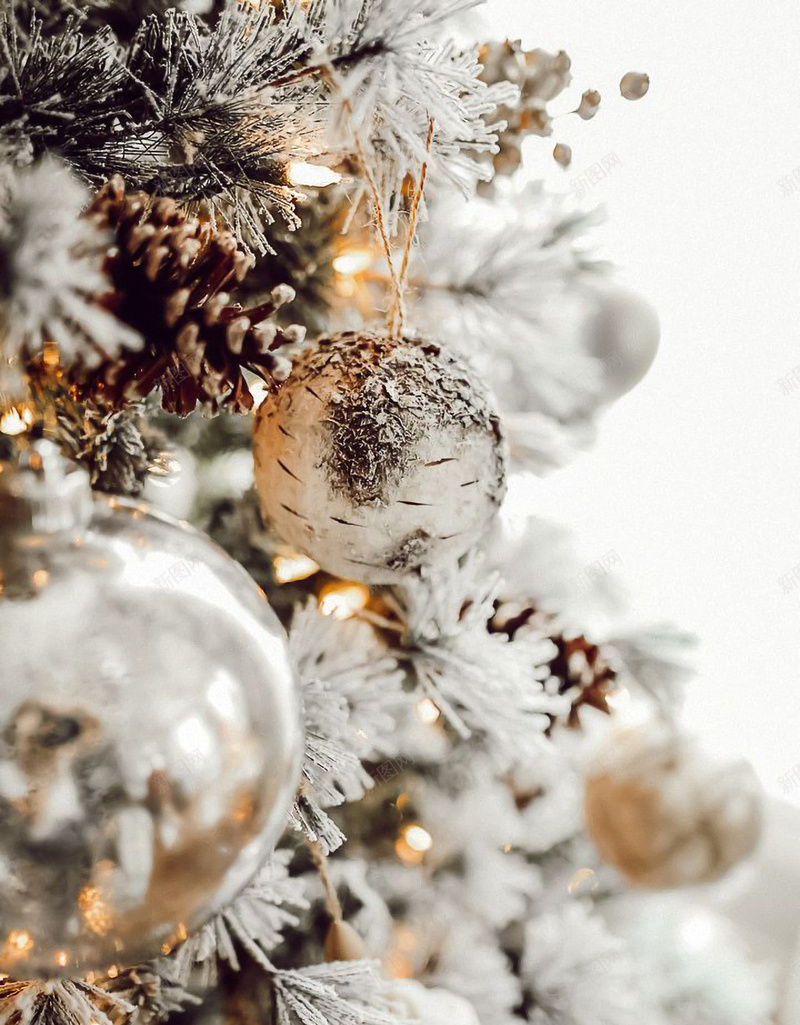 圣诞白色铃铛礼物jpg设计背景_88icon https://88icon.com 圣诞节 礼物 底纹装饰 白色雪花 铃铛 装饰