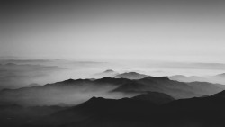 monochromeGeneral 1920x1080 monochrome black clouds mountains sky white海报背景高清图片