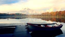 1920times1080General 1920x1080 landscapes fall lakes boats nature reflections cloud高清图片