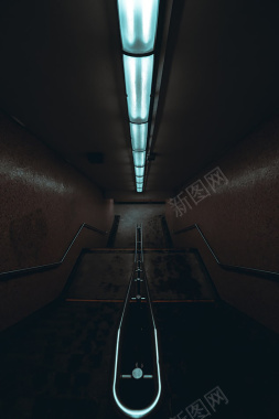 城市摄影楼梯暗黑背景