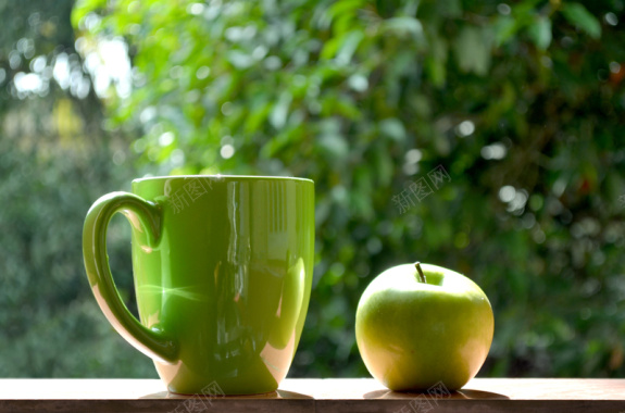 杯子苹果森林摄影背景