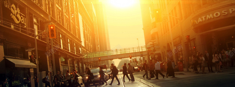 大气金属欧洲街景psd设计背景_88icon https://88icon.com 金色 欧美 欧式 建筑 街道 时尚 男士 男装 摄影 海报banner 风景