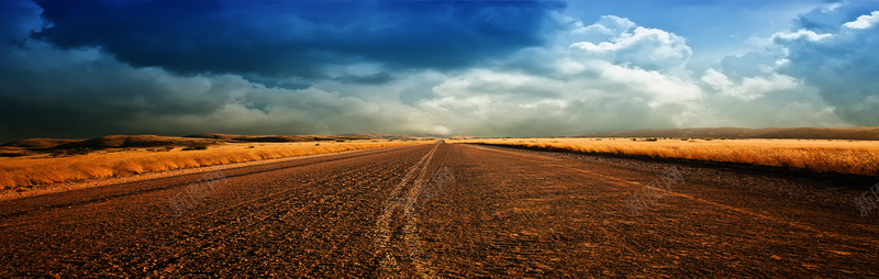 乌云黄色沙漠大路背景