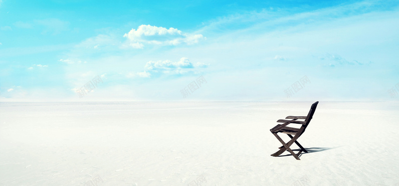 立夏海边度假躺椅小清新蓝色背景背景