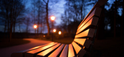 公园小径摄影黄昏椅子背景高清图片