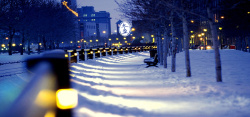下雪街道浪漫冬至背景高清图片