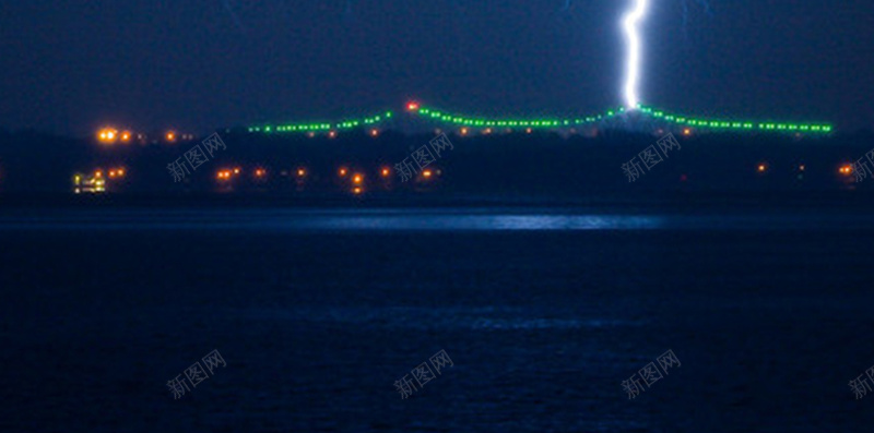 夜空的闪电H5背景素材jpg设计背景_88icon https://88icon.com 夜空 闪电 城市 下雨 雷电 科技感 闪电素材 H5背景素材