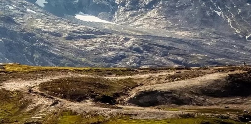 飞行的热气球H5背景jpg设计背景_88icon https://88icon.com 热气球 旅游 旅行 风景 飞行 H5背景 H5 h5 文艺 小清新 简约