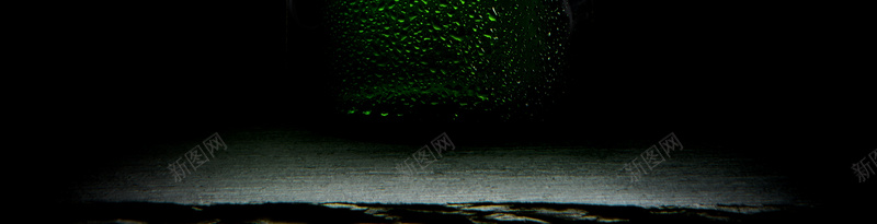 正冒着冷气挂着水珠的啤酒背景素材jpg设计背景_88icon https://88icon.com 冷气 凉爽 啤酒 夏季 水珠 饮料 简约 酒水