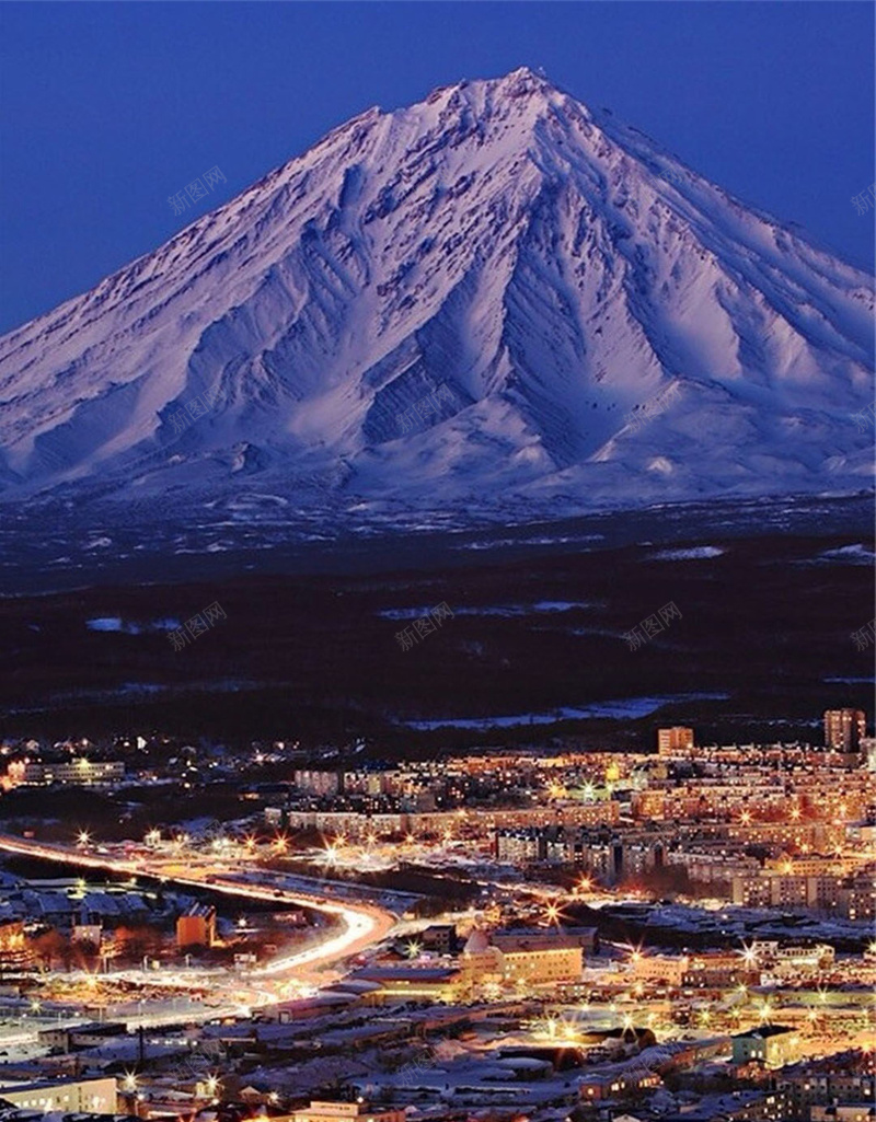 雪山下面的城市夜景H5素材背景jpg设计背景_88icon https://88icon.com 雪山 城市 夜景 灯光 愉悦 H5素材 快乐 摄影 风景