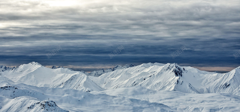 雪山风景摄影白色旅游海报背景背景