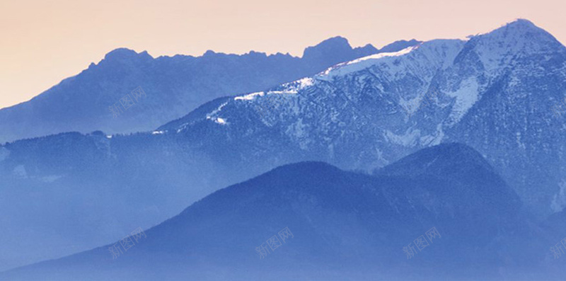 唯美天空山峰H5背景jpg设计背景_88icon https://88icon.com 唯美 壁纸 蓝色 雪山 风景 iPad 天空 H5 h5 文艺 小清新 简约