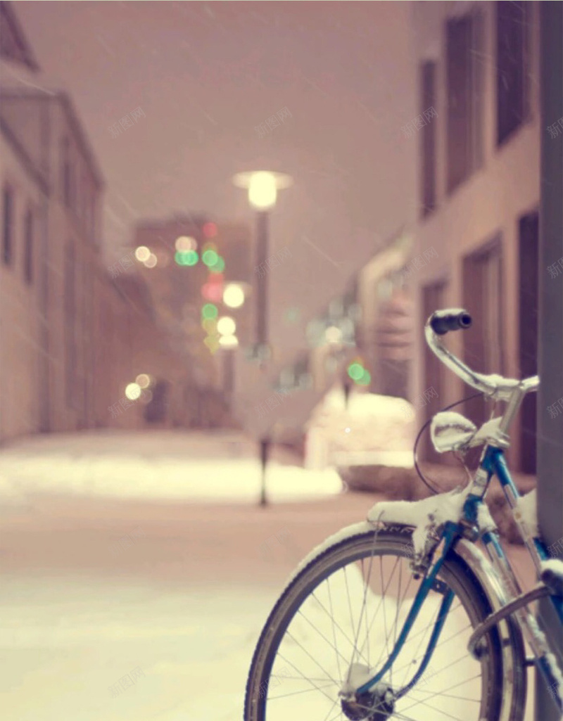 夜晚雪地自行车H5背景jpg设计背景_88icon https://88icon.com 自行车 冬季 夜晚 街道 雪地 简约 H5 背景