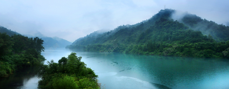 唯美东江湖jpg设计背景_88icon https://88icon.com 湖水 海报banner 摄影 风景 雨中湖景 烟雨湖景