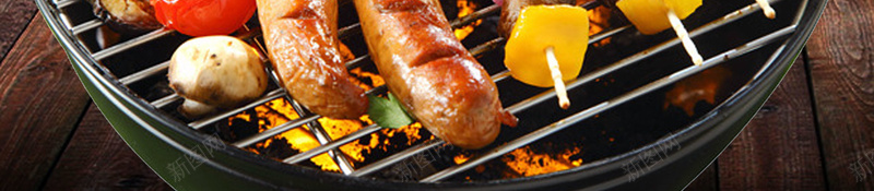黑色木板纹背景烧烤美食海报psd设计背景_88icon https://88icon.com 中华美食 烤串 烤肉 烧烤 美食 美食街宣传海报 野外烧烤 黑色背景 木板纹 烟 辣椒 餐饮