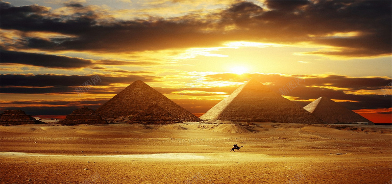 阳光下的金字塔背景背景