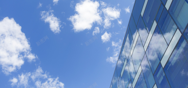 商务玻璃楼体蓝天白云背景