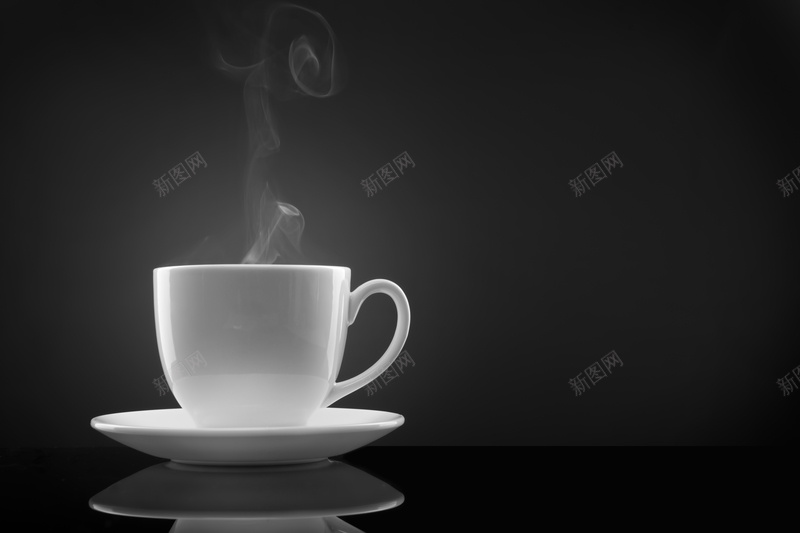 黑色背景前的白色咖啡杯子jpg设计背景_88icon https://88icon.com 咖啡 杯子 白色 背景 黑色 饮料 PPT