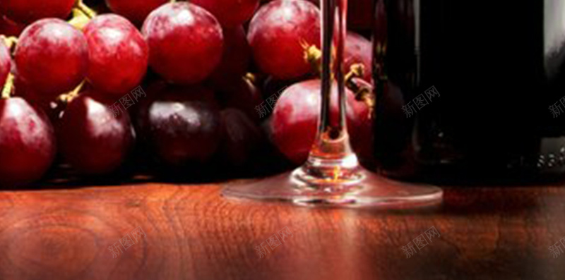 红酒红葡萄瓶玻璃黑色背景h5素材背景jpg设计背景_88icon https://88icon.com 红酒 玻璃 黑色背景 浪漫 红色 红葡萄瓶 h5素材背景 葡萄