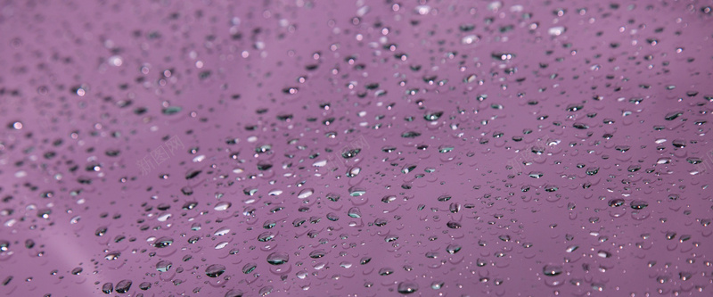玻璃深色水滴紫色背景