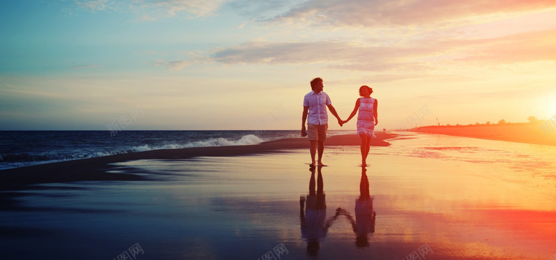 浪漫情侣沙滩漫步背景背景