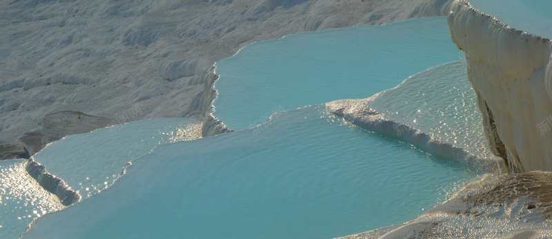 阳光岩石水纹背景图背景