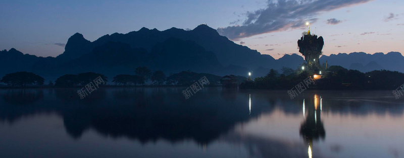 灯塔jpg设计背景_88icon https://88icon.com 夜 水面 山 深蓝色 树木 灯 海报banner 摄影 风景