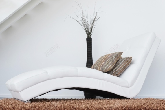 地毯上的白色沙发背景素材背景