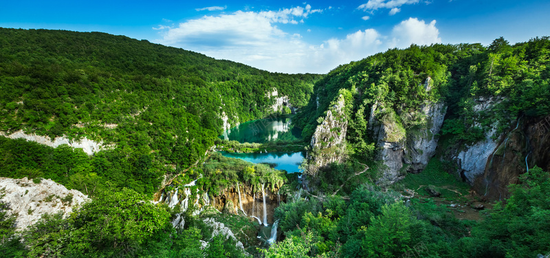 蓝天白云山峰背景jpg设计背景_88icon https://88icon.com 蓝天白云 天空 山峰 河流 小溪 自然风光 海报banner 摄影 风景