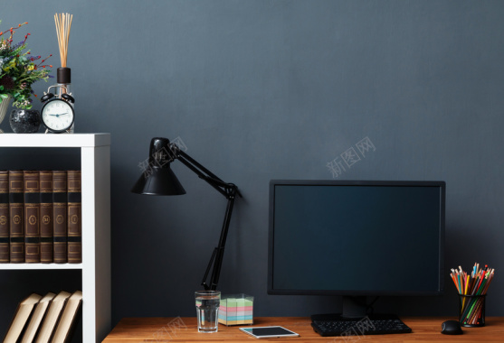 黑色台灯书籍电脑办公桌场景背景素材背景