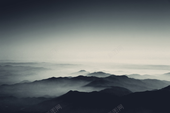 黑色背景山脉云海风景摄影平面广告摄影图片
