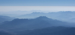 突兀野山荒凉突兀背景高清图片